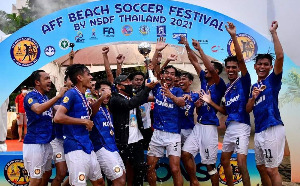 Đăng cai giải đấu rồi cử 3 đội tham dự, Thái Lan vẫn bất ngờ mất chức vô địch trên sân nhà