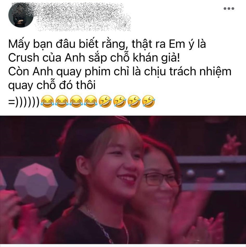 Cô gái tóc vàng sở hữu nụ cười gây sốt ở hàng ghế khán giả Rap Việt - Ảnh 2.