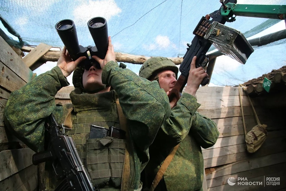 Điều gì đằng sau việc Nga điều động quân sự gần biên giới Ukraine? - Ảnh 3.