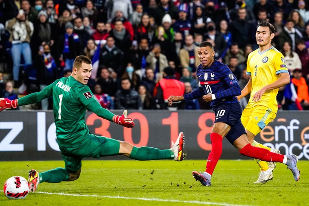 Mbappé và Benzema tỏa sáng, Pháp hủy diệt Kazakhstan 8-0 để giành vé đến World Cup 2022 - Ảnh 9.