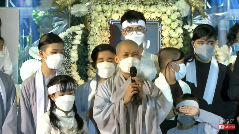 Tranh cãi gay gắt chuyện Ngọc Sơn tặng 500 triệu cho các con Phi Nhung bị từ chối