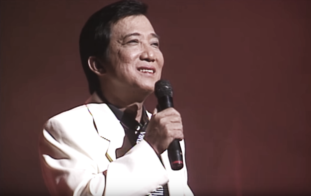 Danh ca Nhật Trường hát xong, khán giả hò hét ầm ĩ, đòi hát lại 4 lần - Ảnh 1. Danh ca Nhật Trường hát xong, khán giả hò hét ầm ĩ, đòi hát lại 4 lần - Ảnh 1.