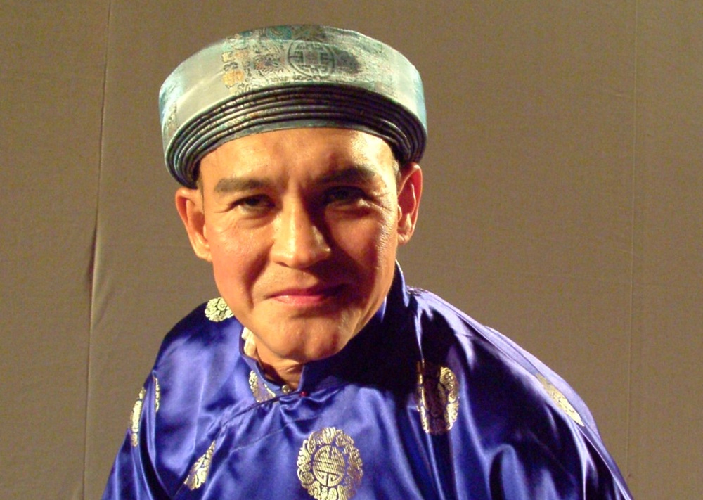 Danh ca Nhật Trường hát xong, khán giả hò hét ầm ĩ, đòi hát lại 4 lần - Ảnh 2. Danh ca Nhật Trường hát xong, khán giả hò hét ầm ĩ, đòi hát lại 4 lần - Ảnh 2.