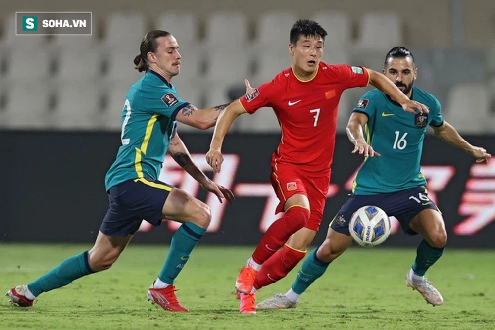 Kết quả Trung Quốc vs Australia: Dính đòn y hệt Việt Nam, Trung Quốc lấy điểm nhờ VAR cứu - Ảnh 2.