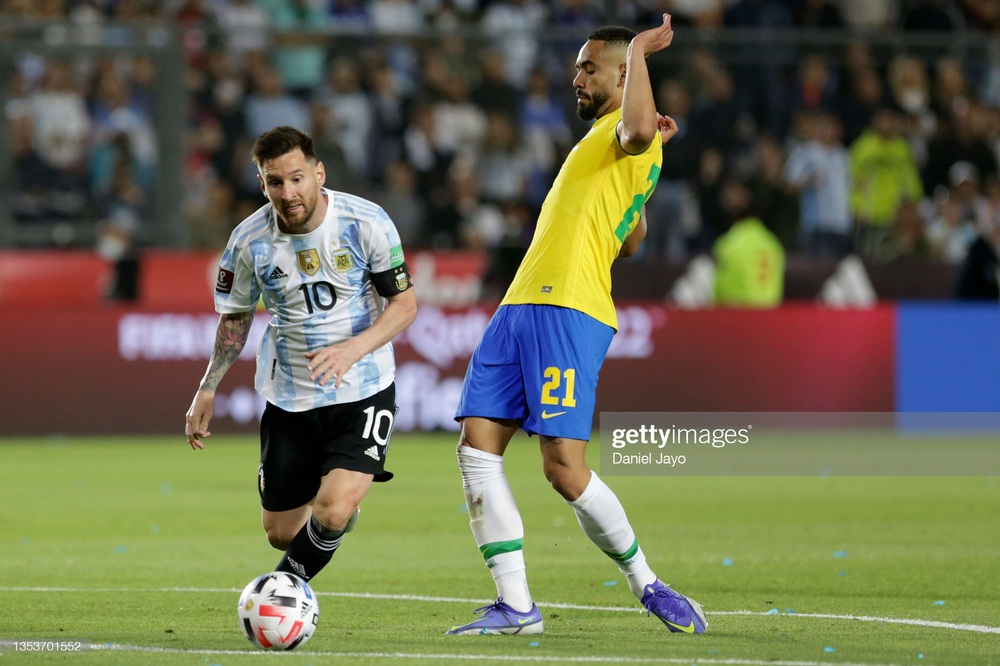 Messi thêm một lần gây tranh cãi, Argentina cùng Brazil dắt tay nhau đến World Cup - Ảnh 1.