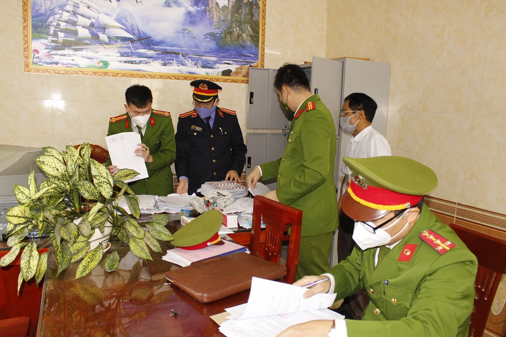 Nguyên nhân khiến 2 giám đốc và nữ kế toán ở Nghệ An vừa bị bắt giam - Ảnh 2.