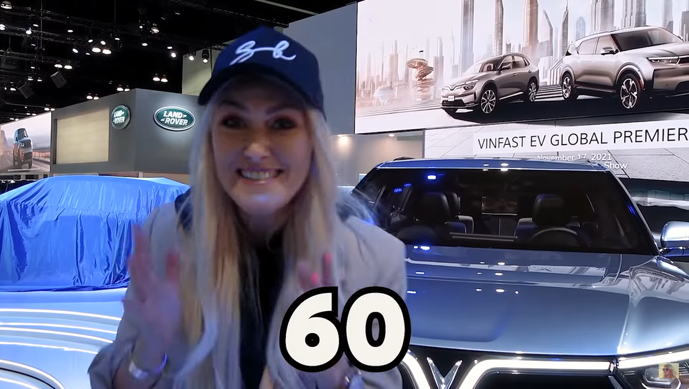 Sờ nắn xe điện VinFast, Youtuber về xe nổi tiếng nhất thế giới thán phục 6 điểm - Ảnh 3.