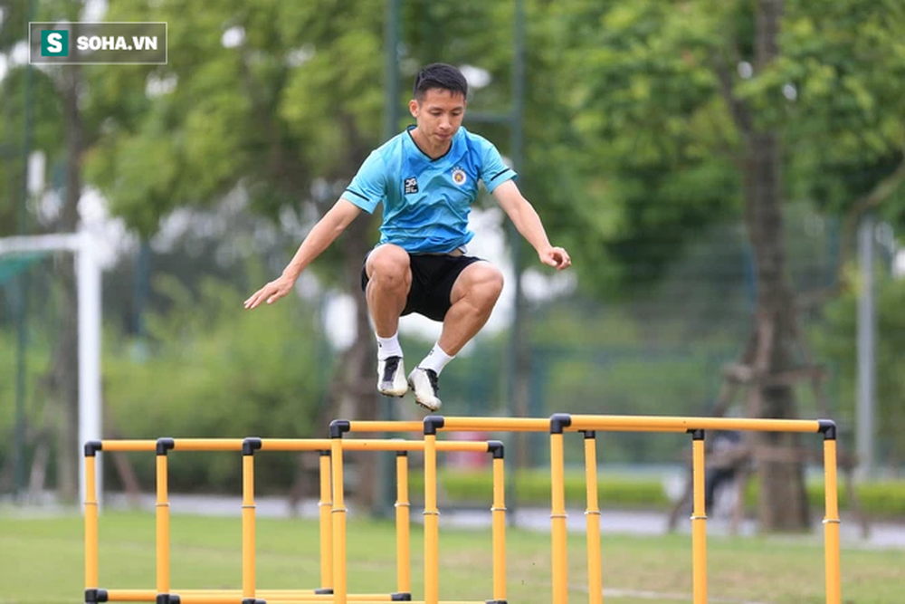 NÓNG: Hùng Dũng bất ngờ được gọi bổ sung vào ĐT Việt Nam, thầy Park tính kế cho AFF Cup? - Ảnh 1.