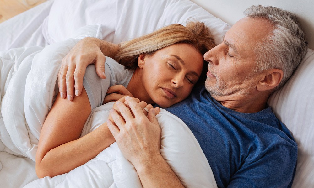 Càng lớn tuổi mức độ thoả mãn tình dục càng lớn: 10 điều thú vị về tình dục bạn chưa biết - Ảnh 3.