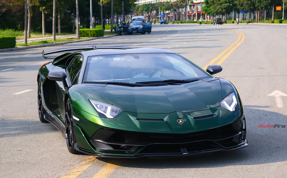 Lamborghini Aventador SVJ của CEO Pharmacity được 'độ' thêm chi tiết nhận diện đặc trưng, chi phí chỉ bằng 1/10 so với option chính hãng