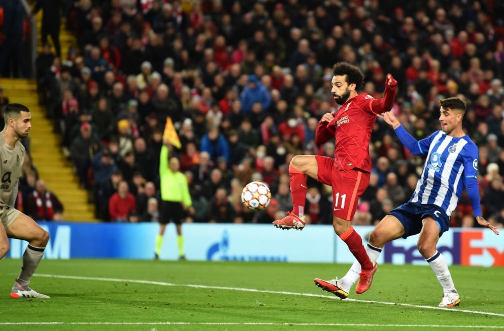 Thiago ghi siêu phẩm sút xa khó tin, Liverpool nối dài mạch toàn thắng ở Champions League - Ảnh 7.
