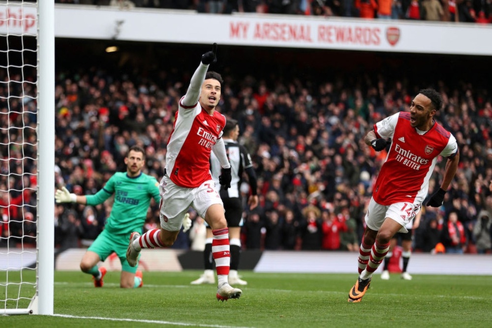 Thắng dễ Newcastle, Arsenal bám sát top 4 Premier League - Ảnh 8.