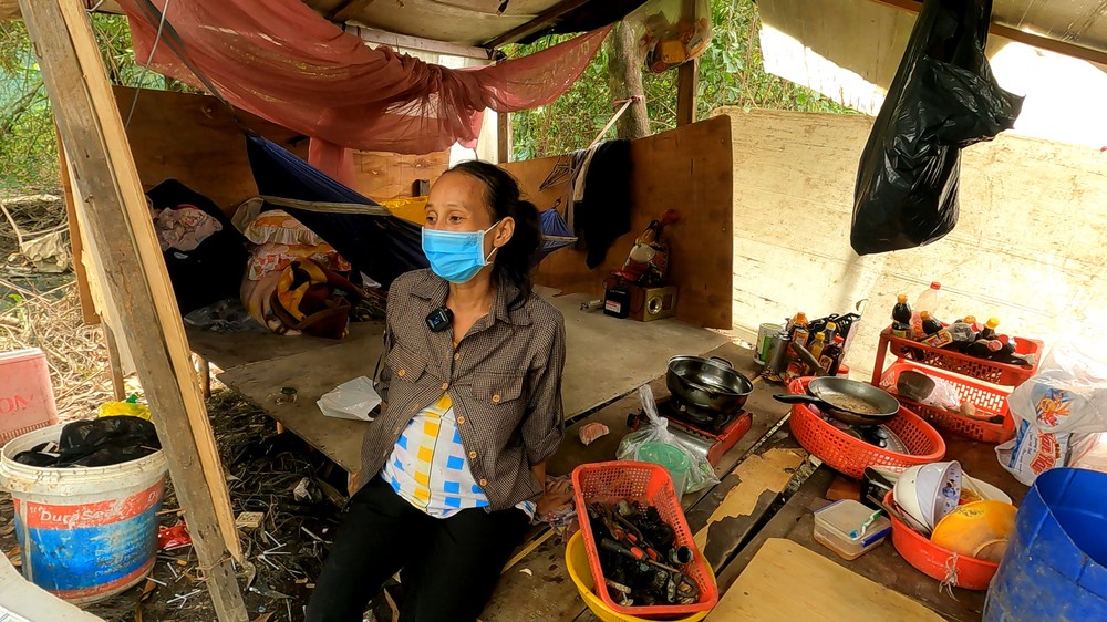 Vợ chồng ve chai sống giữa bãi rác ở SG, nhiễm kí sinh trùng nặng: Ước có nơi sinh con - Ảnh 2.