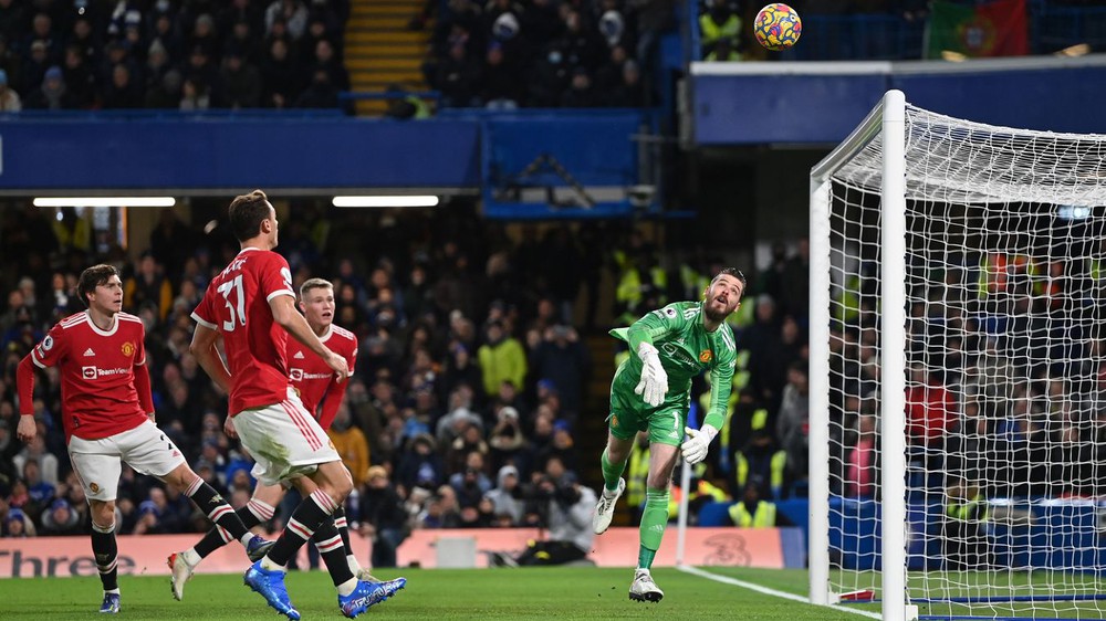 Sancho ăn cắp trứng vàng, Ronaldo im tiếng, Man United suýt kéo sập pháo đài của Chelsea - Ảnh 2.
