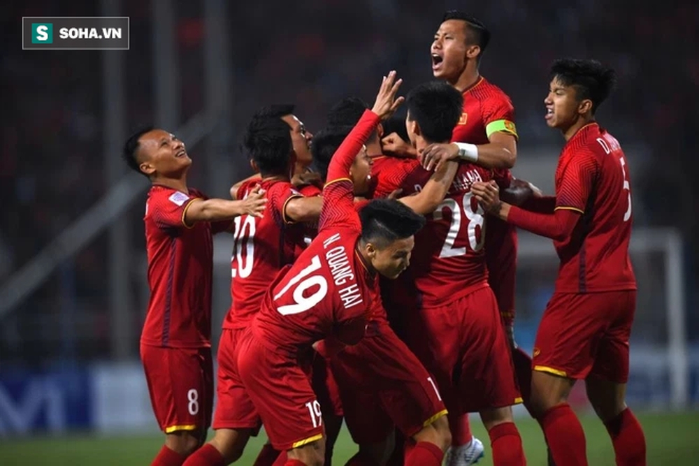 Vết bụi trên chức vô địch AFF Cup 2018 sẽ là trở ngại khổng lồ của thầy Park hiện tại - Ảnh 1. Vết bụi trên chức vô địch AFF Cup 2018 sẽ là trở ngại khổng lồ của thầy Park hiện tại - Ảnh 1.