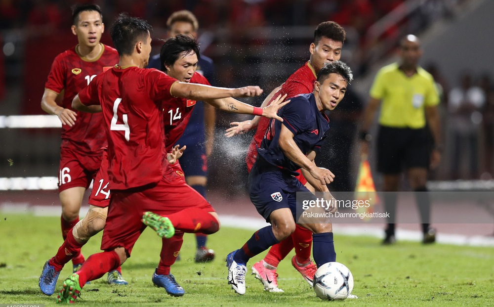 "Messi Thái Lan" đầy lo lắng khi VAR biến mất ở AFF Cup