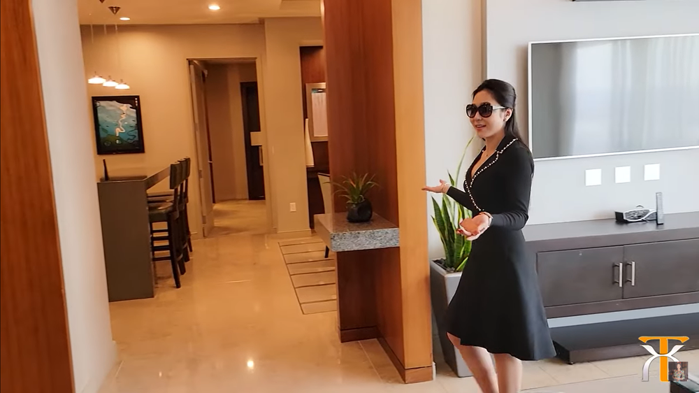 Hà Thanh Xuân đi show được ngồi máy bay riêng, ở khách sạn hạng sang - Tin  Tức Văn Nghệ Thời Sự Hải Ngoại