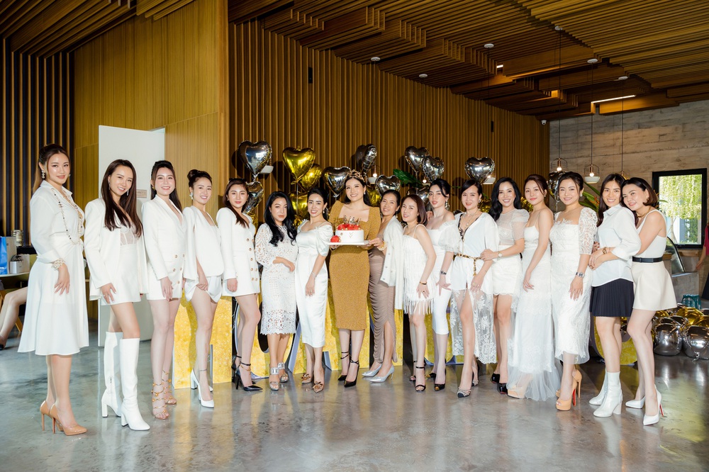 Hoa hậu Phan Hoàng Thu khoe nhẫn kim cương 1 tỷ đúng ngày sinh nhật - Ảnh 10.