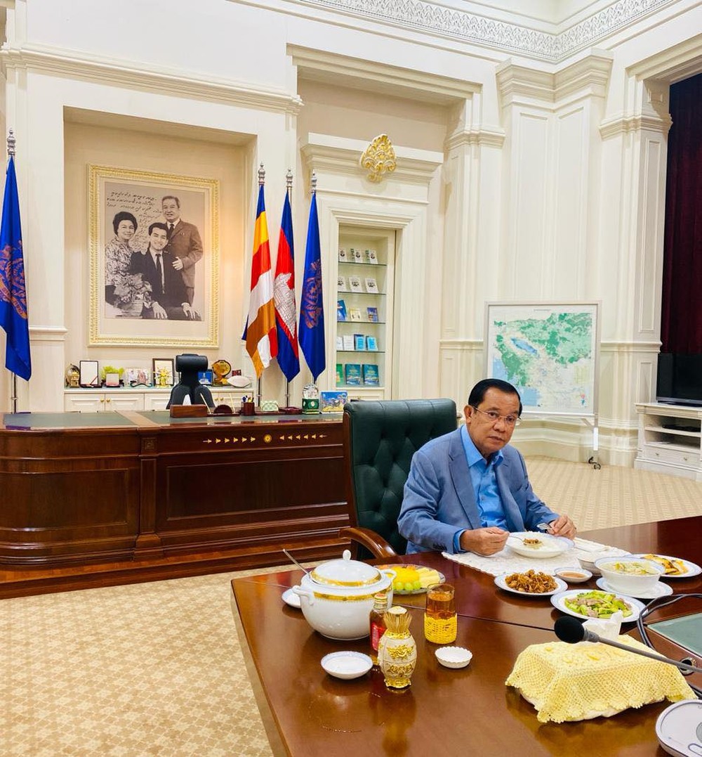 Cận cảnh một buổi trưa gây sốt của ông Hun Sen: Cộng đồng mạng đồng thanh hô lớn 1 câu - Ảnh 4.