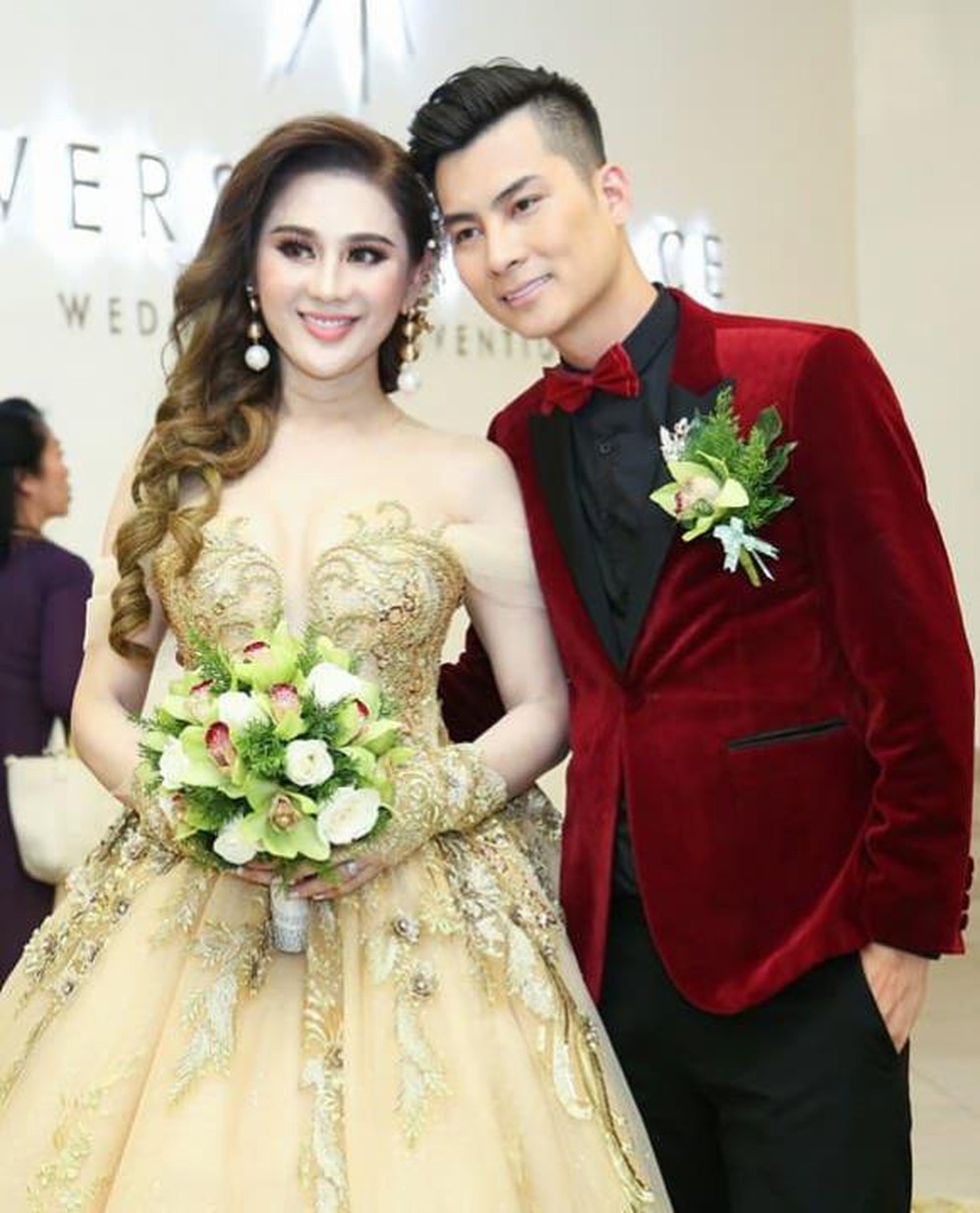 Lâm Khánh Chi ly hôn chồng trẻ: Duyên tình đẹp như cổ tích và cú sốc dọa 'bóc trần' nhau