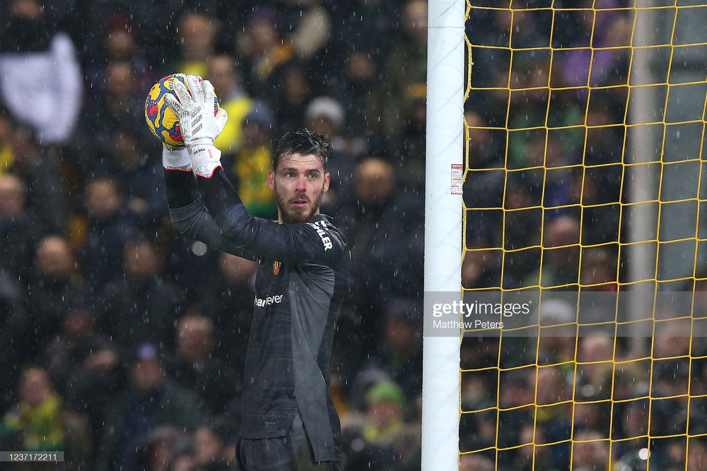 Kiếm penalty bằng cú ngã tinh tế, Ronaldo giúp Man United đánh bại đối thủ khó nhằn - Ảnh 3.