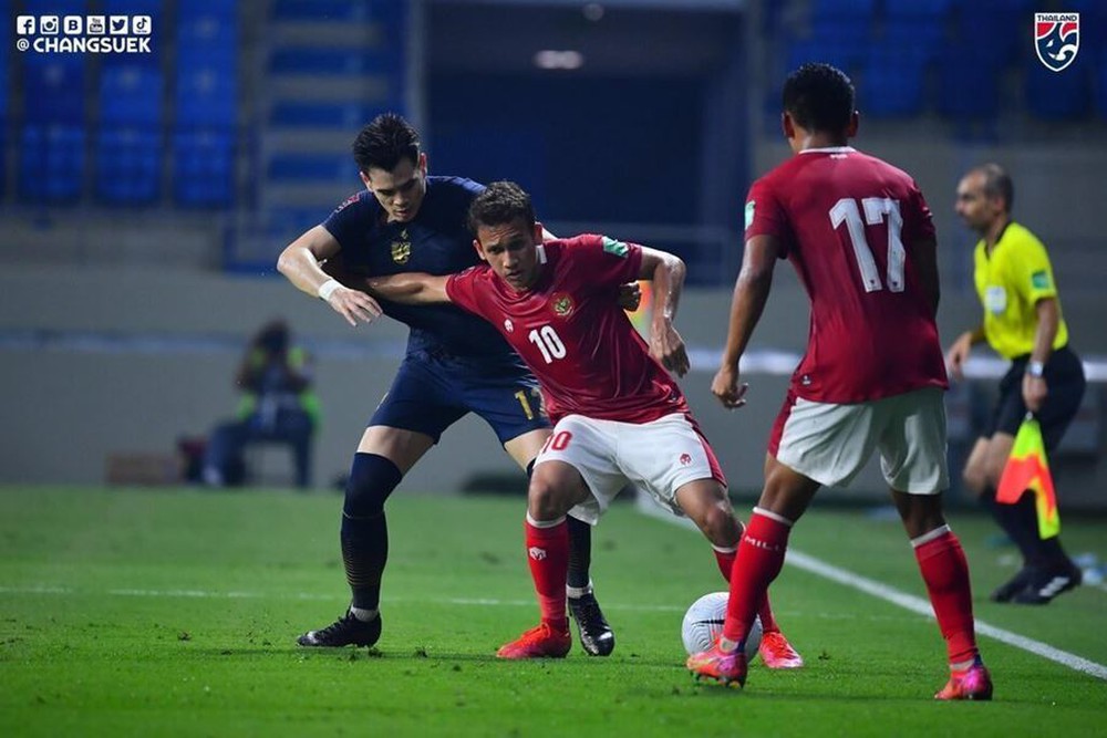 Xem lại màn kung-fu Indonesia dùng để đấu Việt Nam tại vòng loại World Cup 2022 - Ảnh 2. Xem lại màn kung-fu Indonesia dùng để đấu Việt Nam tại vòng loại World Cup 2022 - Ảnh 2.