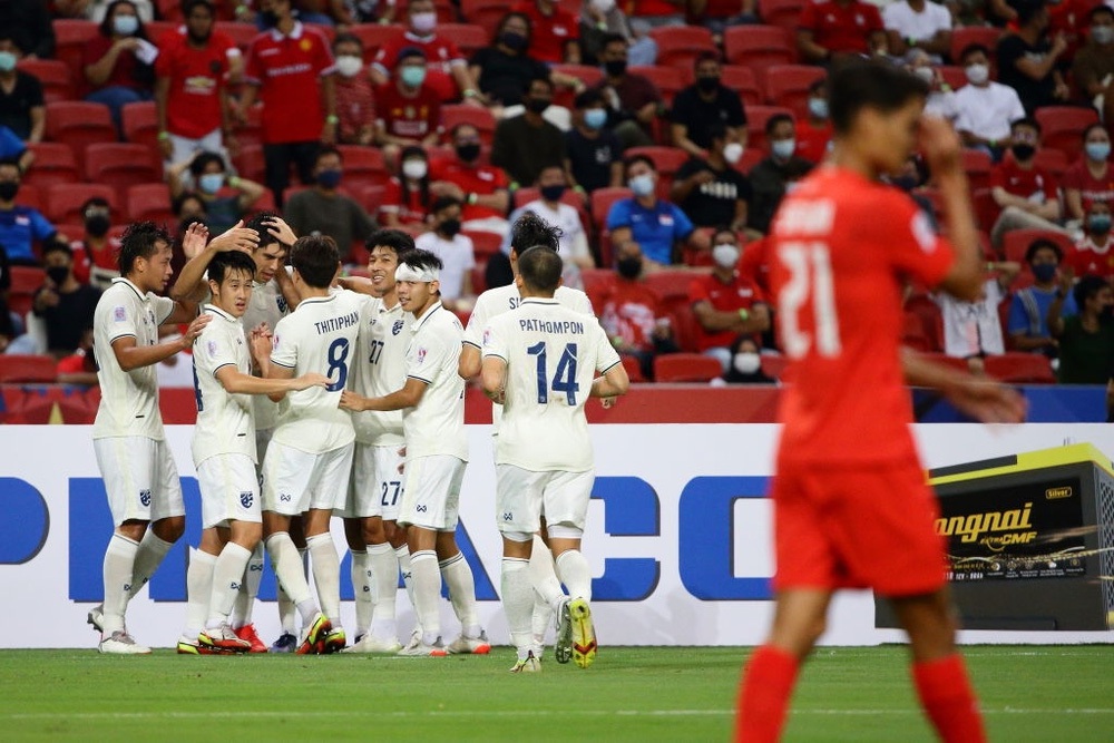 CĐV Singapore mỉa mai sâu cay, tự gọi đội nhà là miếng mồi ngon cho tuyển Việt Nam - Ảnh 1.