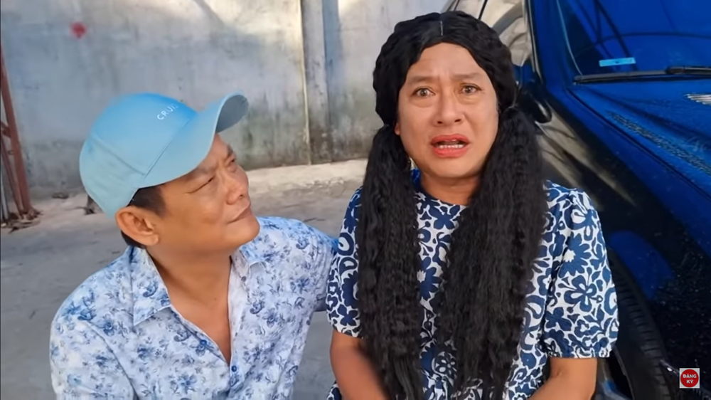 Chỉ có khùng mới làm nghệ sĩ, nếu tỉnh thì không ai làm mấy trò này ở tuổi ngoài 50 - Ảnh 4. Chỉ có khùng mới làm nghệ sĩ, nếu tỉnh thì không ai làm mấy trò này ở tuổi ngoài 50 - Ảnh 4.