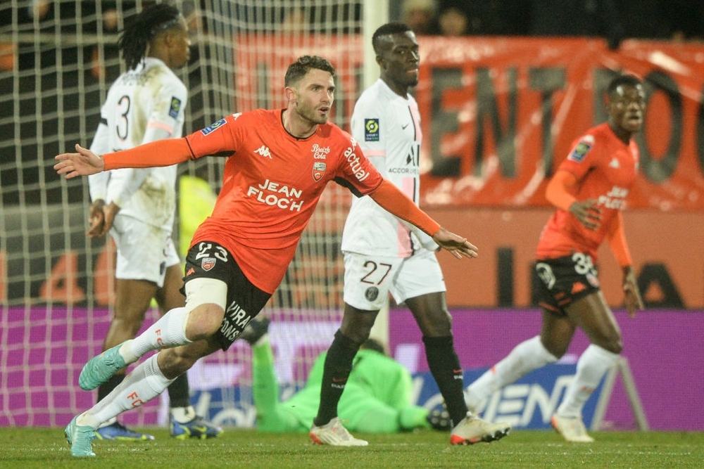 PSG nhọc nhằn cầm hòa Lorient trong ngày Ramos nhận thẻ đỏ - Ảnh 2.