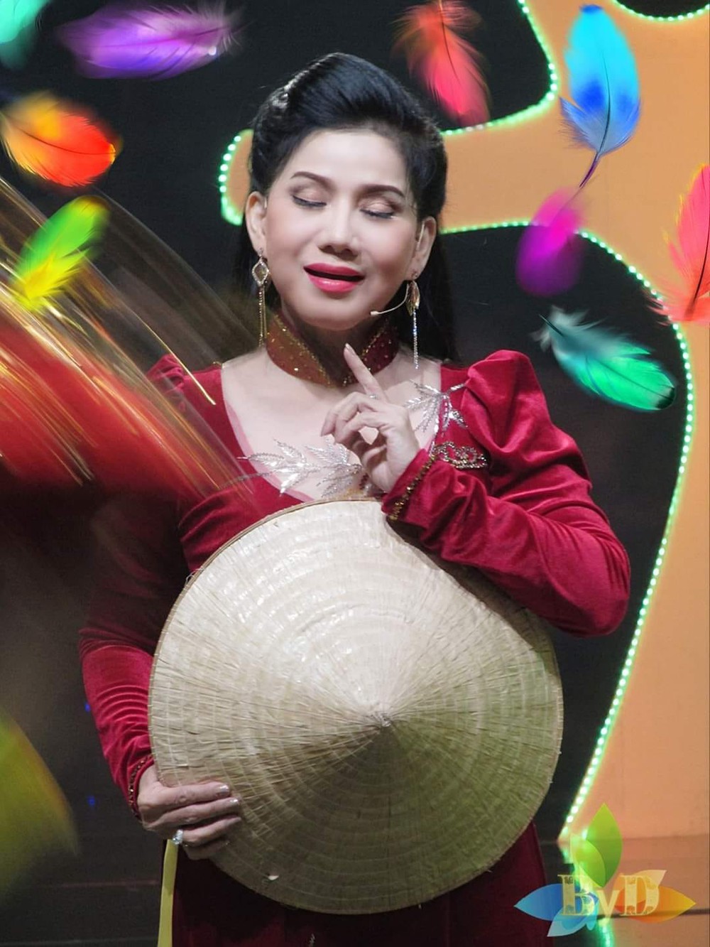 Tôi đi bộ ra bệnh viện Sài Gòn để nghe chuyện cô Thanh Nga bị bắn như thế nào rồi về - Ảnh 2. Tôi đi bộ ra bệnh viện Sài Gòn để nghe chuyện cô Thanh Nga bị bắn như thế nào rồi về - Ảnh 2.