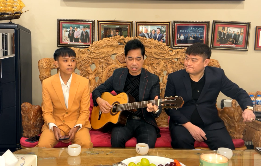 Hồ Văn Cường xuất hiện cùng Ngọc Sơn, bầu Thụy, lộ chi tiết khiến nhiều người lo lắng - Ảnh 1.