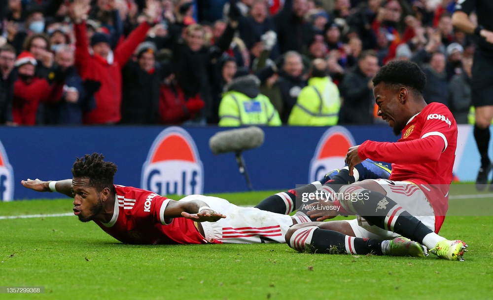 Fred sắm vai vị cứu tinh, Man United thắng kịch tính trong ngày HLV Rangnick chào sân - Ảnh 4.