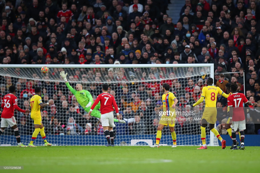 Fred sắm vai vị cứu tinh, Man United thắng kịch tính trong ngày HLV Rangnick chào sân - Ảnh 3.