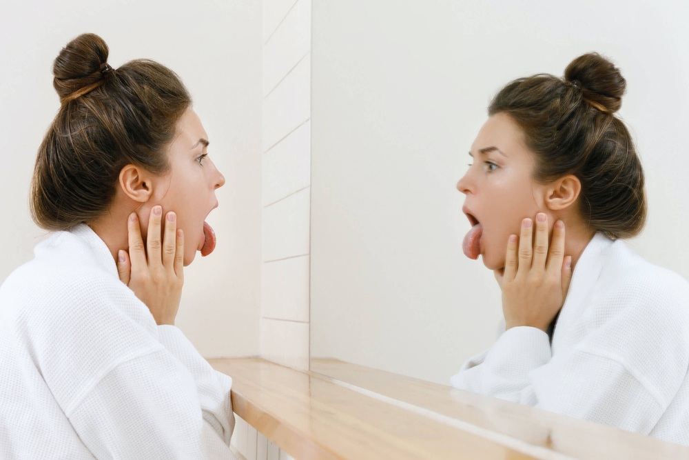 11 dấu hiệu ở lưỡi cảnh báo hàng loạt bệnh, từ COVID-19 đến ung thư - Ảnh 3.