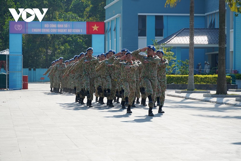 Màn biểu diễn võ thuật cực đỉnh của đội mũ nồi xanh - Ảnh 2. Màn biểu diễn võ thuật cực đỉnh của đội mũ nồi xanh - Ảnh 2.