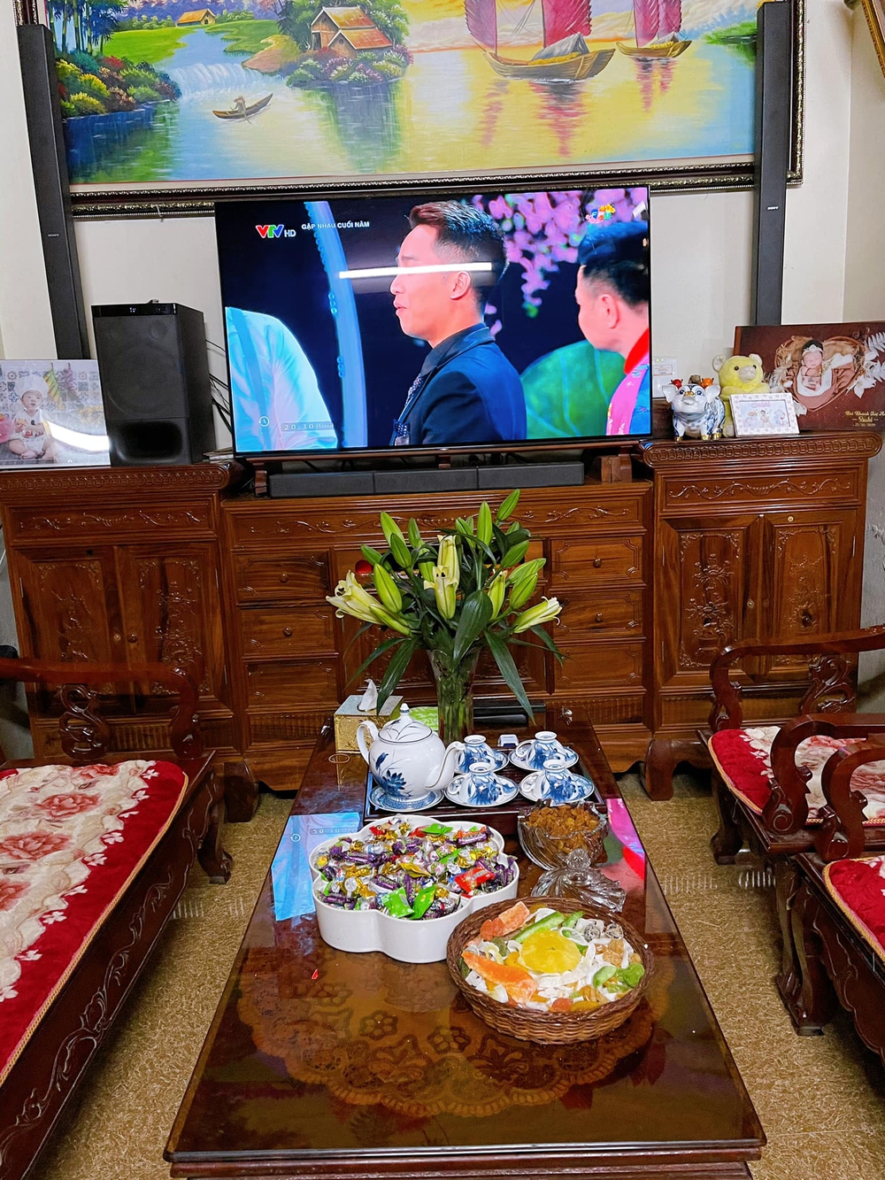 Dàn WAGs Việt đảm đang, không ngại củi lửa trong những ngày Tết Nguyên đán - Ảnh 4.