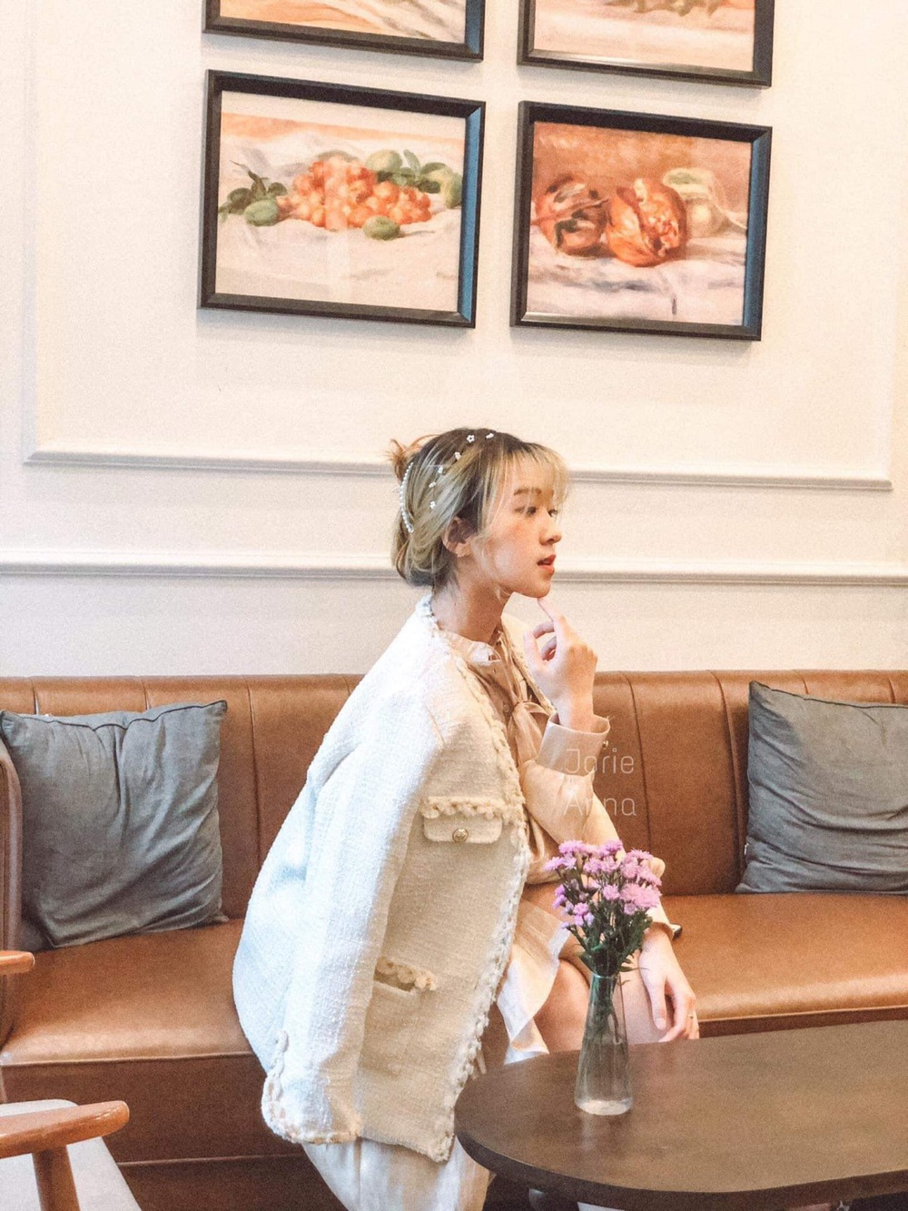 Đầu năm đi chùa cầu duyên, cô gái Hà Nội khiến nhiều người phải chú ý bằng một bức ảnh trên báo  - Ảnh 6.