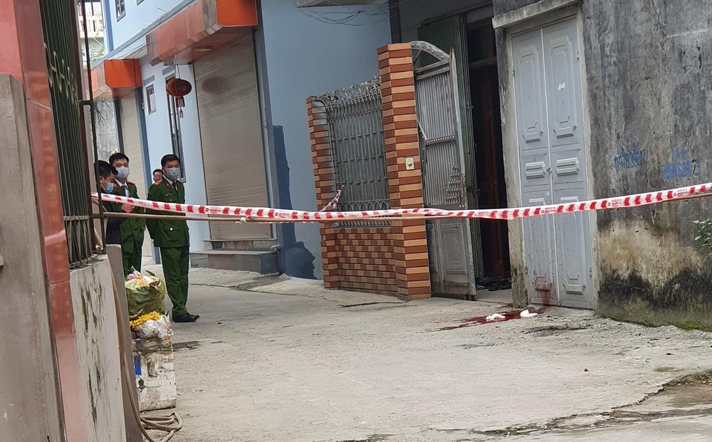 Nguyên nhân vụ chồng chém chết vợ trước cửa nhà mùng 5 Tết ở Hà Nội
