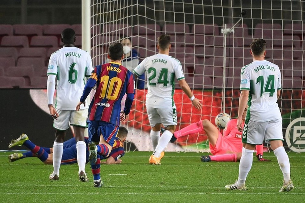 Messi tỏa sáng giúp Barca gỡ thế bế tắc trước đội áp chót La Liga - Ảnh 8.
