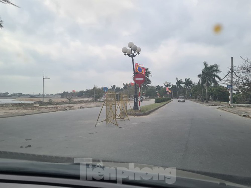 Lần đầu tiên đền Trần vắng nhất trong hơn 30 năm qua, phát ấn theo cách đặc biệt - Ảnh 9.
