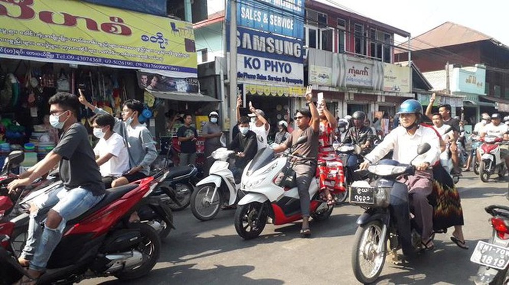 Myanmar: Dân tránh gọi điện thoại, dùng mật mã vì sợ bị nghe lén - Ảnh 7.