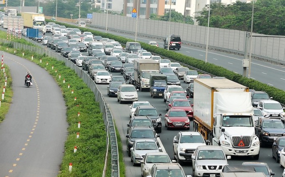 'Ðộc làn' thu phí ETC: Nguyên nhân gây tắc ở cao tốc Hà Nội - Ninh Bình