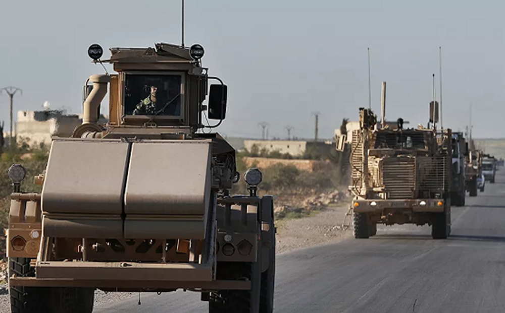 2 đoàn xe chở thiết bị cho quân đội Mỹ rầm rập vào Syria