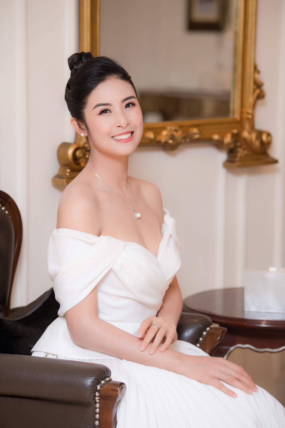 Hoa hậu Ngọc Hân đón tuổi 32 tại sự kiện - Ảnh 6.