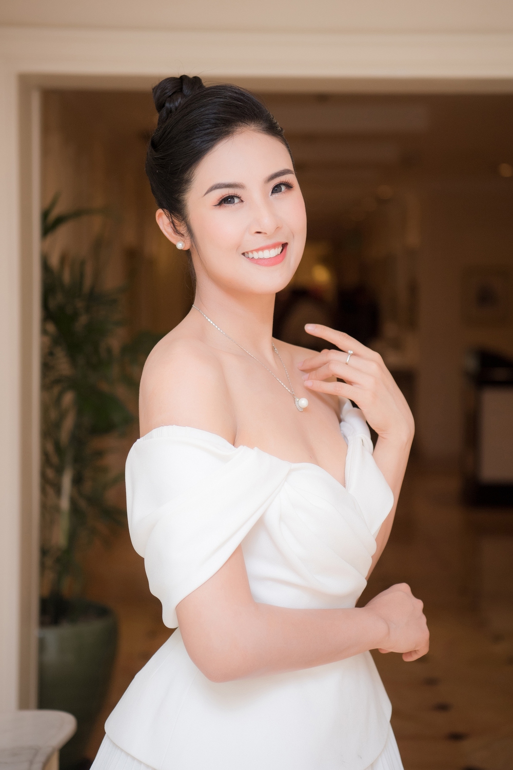 Hoa hậu Ngọc Hân đón tuổi 32 tại sự kiện - Ảnh 8.