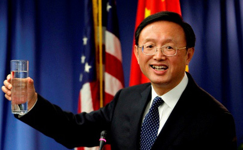 Mỹ không mời bữa cơm nào, Ủy viên Bộ Chính trị Trung Quốc ăn mì tôm trước giờ họp