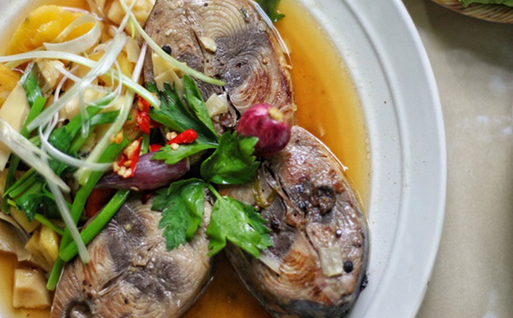 Cá ngừ kho dứa đảm bảo không tanh, thịt cá ăn chua ngọt đậm vị
