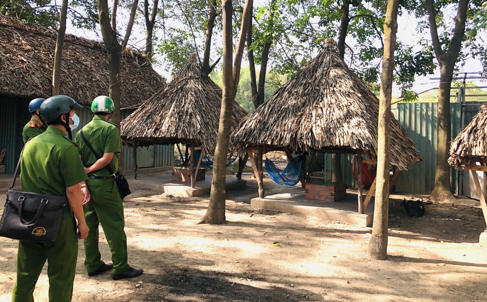 Dẹp cà phê chòi trá hình hoạt động nhiều năm