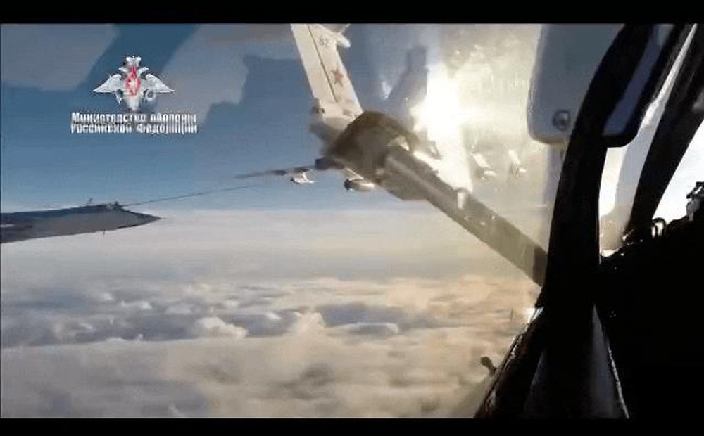 Video: Tiêm kích MiG-31 của Nga có chuyến bay lịch sử đầu tiên qua Cực Bắc