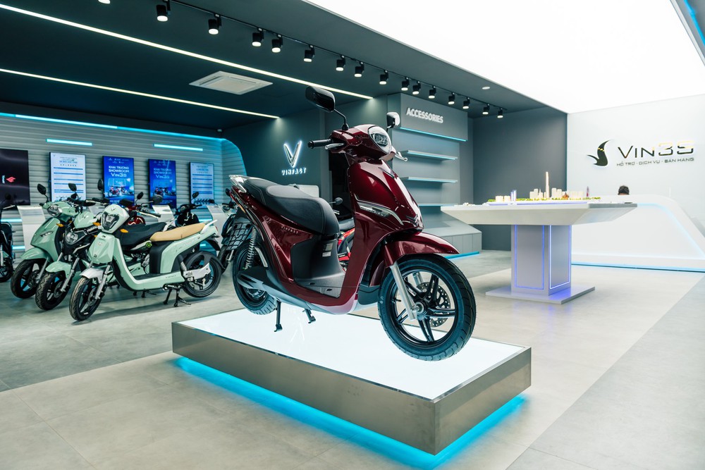 Bên trong loạt showroom xe máy điện VinFast kết hợp trung tâm trải nghiệm Vin3S “xịn xò” - Ảnh 5.